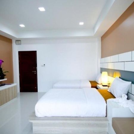 S5 Residence And Cafe Chalong Esterno foto