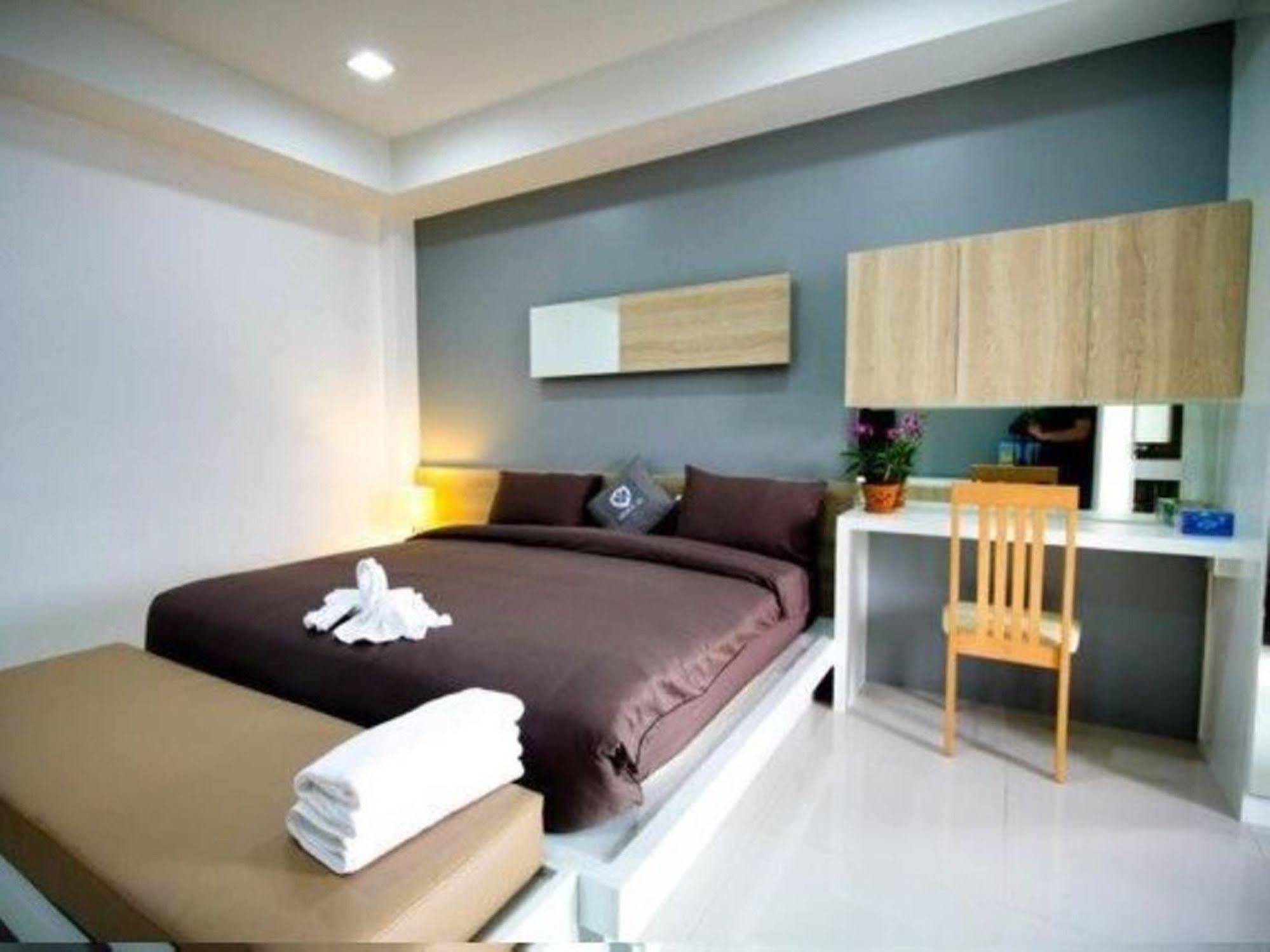 S5 Residence And Cafe Chalong Esterno foto
